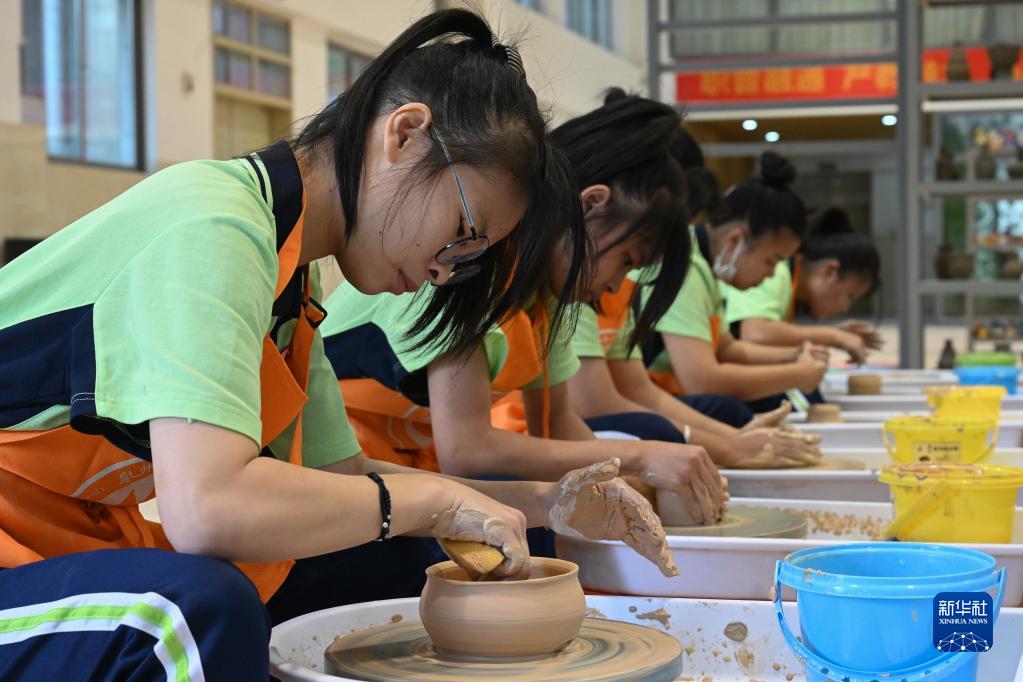 [组图]“花样课堂”为听障学生就业筑梦 第 2 张