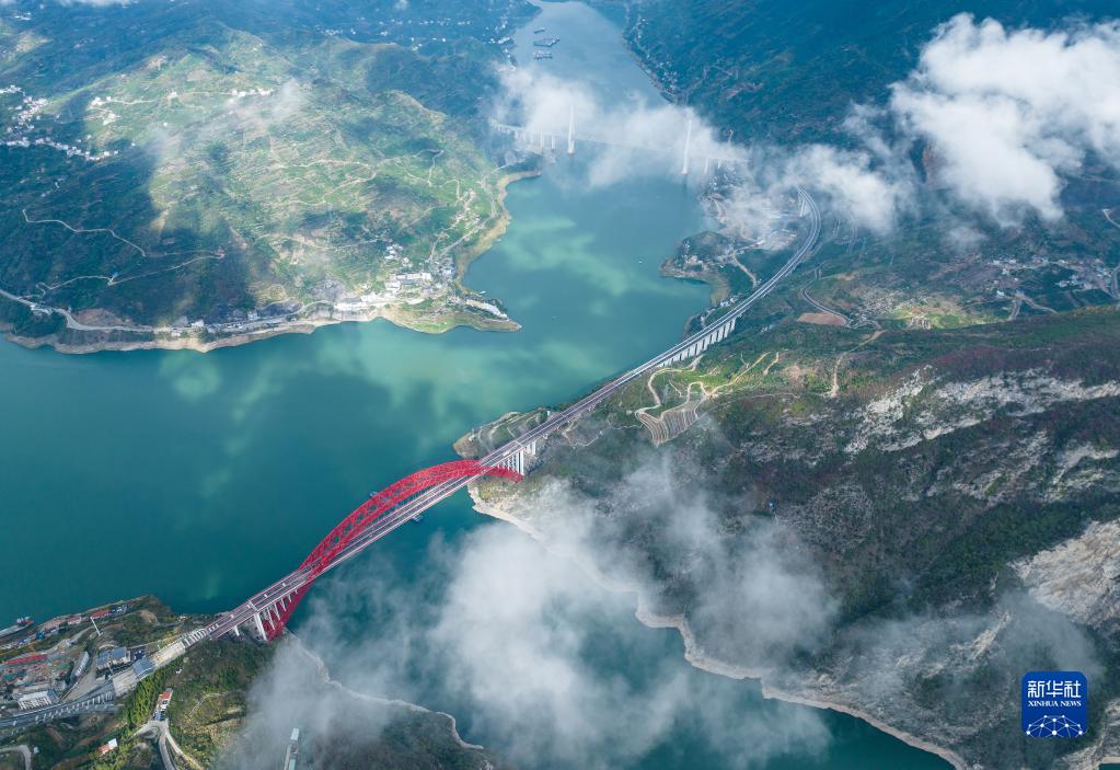 [组图]湖北宜昌：烟雨三峡 第 1 张