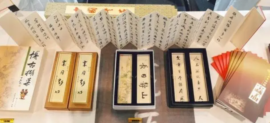 济南市博物馆60余款文创产品亮相书博会 第 2 张